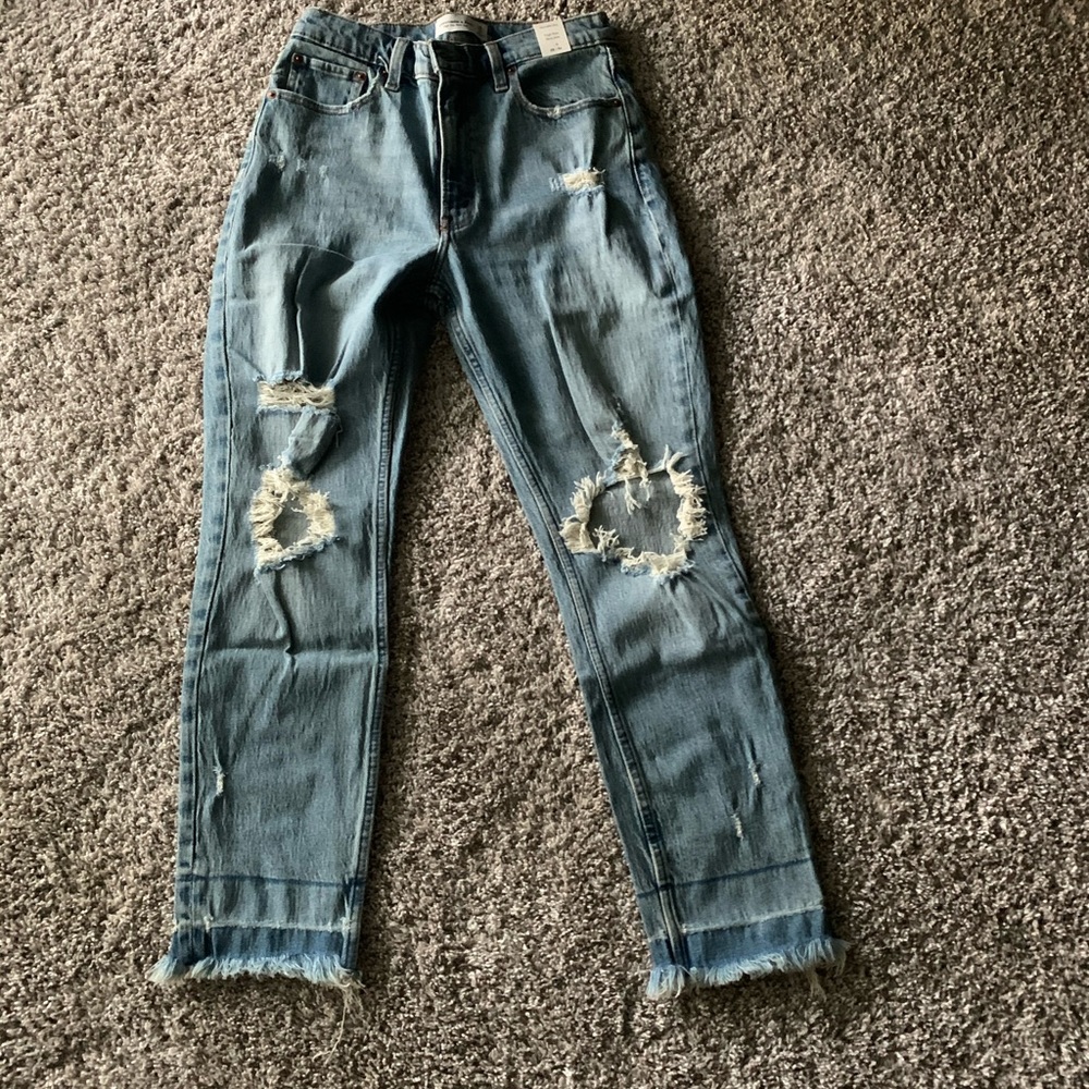 Nwt Abercrombie  high rise mom